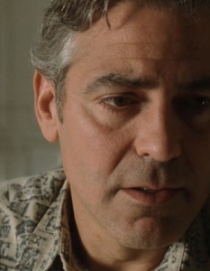 Всички обичат Джордж (Клуни)
Тази година Джордж Клуни е номиниран в две отделни категории. Може би най-доброто му превъплъщение до момента - това на вдовец в "Потомците" има шанс да му донесе Оскар за главна мъжка роля, а политическата драма "Маска на властта" (The Ides of March) е номинирана в частта за адаптиран сценарий (също така е режисьор и изпълнител на една от главните роли). 
Това всъщност е вторият път, в който той се бори за статуетката в същите две категории след 2006 г, когато спечели за мъжка роля за "Сириана" и бе номиниран за сценарий за Good Night, and Good Luck (на който също бе режисьор и участник в лентата).