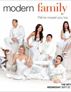 Модерно семейство (Modern Family)
Сериалът на ABC "Модерно семейство" (Modern Family) е създаден по идея на Стивън Левитан (Steven Levitan) и Кристофър Лойд (Christopher Lloyd) през 2009 година. Още с първия си сезон става изключително успешен и е отличен с няколко награди Еми. 
Ситкомът е една различна и определено забавна гледана точка към съвременните американски семейства и разказва историята на три на пръв поглед много различни, но всъщност свързани помежду си, двойки - Ед О’Нийл (Ed O