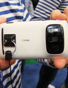 Истина е! Nokia 808 PureView е с 41-мегапикселов сензор.