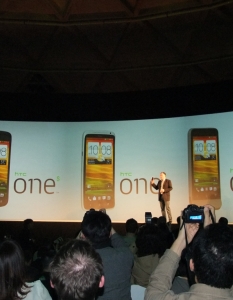 HTC One X, One S и One V ще са моделите, на които ще разчита компанията да вдигне продажбите си в следващите месеци. Може би ще има и таблет скоро...