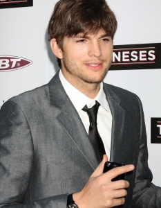 Аштън Къчър (Ashton Kutcher) - 2