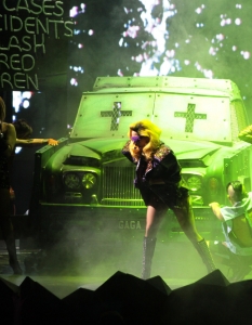 Lady Gaga - 13