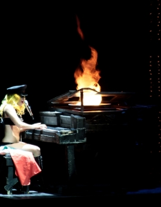 Lady Gaga - 14