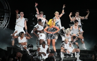 10 неща, които трябва да знаеш за Lady Gaga преди концерта в София 10 неща, които трябва да знаеш за Lady Gaga преди концерта в София