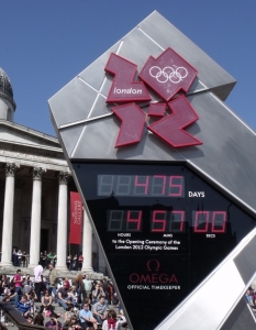Атрактивен часовник, намиращ се на Trafalgar Square отброява месеците, дните и часовете до началото на Олимпиадата в Лондон. 