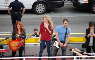 Тейлър Суифт (Taylor Swift) Тейлър Суифт (Taylor Swift)