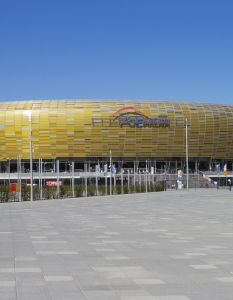 PGE Arena е най-новият футболен стадион в Гданск, построен за предстоящото европейско първенство по футбол. Той е с капацитет от 43, 615 места.