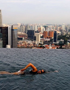 В Сингапур има басейн в небето - SkyPark в Marina Bay Sands - 4