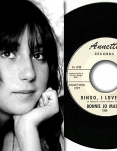 7. Шер е strong enough, за да преживее Ринго
 Преди да стане Шер (Cher), певицата Бони Джо Мейсън (Bonnie Jo Mason) записала песен със заглавие I Love You Ringo, посветена на барабаниста на групата.