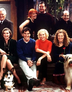 Дарма и Грег (Dharma & Greg)
Още един успешен ситком по идея на Чък Лори (Chuck Lorre), този път заедно с Доти Дартланд (Dottie Dartland). Сериалът се излъчва от 1997 до 2002 година по ABC. Най-гледан е третият му сезон. Многократно е номиниран за "Еми" и "Златен глобус", а изпълнителката на главната роля Джена Елфман (Jenna Elfman) печели престижното отличие през 1999 година. Действието се развива в Сан Франциско, а основните персонажи са красивата и ексцентрична Дарма (инструктор по йога и дъщеря на хипита) и съпругът й Грег (Томас Гибсън) – адвокат, син на богати републиканци. 