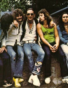 8. Uriah Heep в комунистическа България
Uriah Heep е първата западна световноизвестна хард рок група, която посещава България по време на комунистическия режим. През август 1988 г. бандата изнася около 25 концерта в големите български градове.