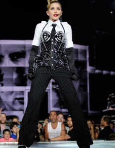 Madonna - MDNA World Tour 2012 - 2