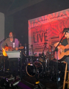 Snow Patrol споделиха, че са свирили стотици пъти в Северна Ирландия, но концертът на Bushmills Live е най-уникалното събитие, на което са присъствали.