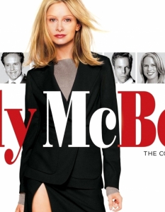 "Али Макбийл" (Ally McBeal)
Ally McBeal е от малкото сериали, които всеки е гледал поне веднъж, освен това е един от първите dramedy сериали и най-популярната роля на Калиста Флокхарт (Calista Flockhart). Отличен четири пъти със Златен глобус, той е създаден по идея на Дейвид Кели (David Kelley). В петте сезона на сериала имаме възможност да видим не само множество интересни и доста нестандартни правни случаи, но и цяло съзвездие от актьори като Луси Лиу (Lucy Liu), Робърт Дауни Джуниър (Robert Downey Jr.) и Джон Бон Джоуви (Jon Bon Jovi).