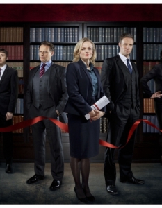 Silk
Британският адвокатски сериал Silk определено се отличава от повечето подобни, които сте гледали. Не само защото показва една различна съдебна система, но и защото се концентрира повече около развитието на кариерите и взаимоотношенията на адвокатите, отколкото върху отделните случаи, над които те работят. Silk е продукция на BBC One, а в главните роли са Maxine Peake и Rupert Penry-Jones.