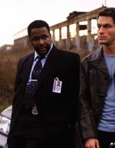 The Wire
The Wire е криминален сериал на HBO. Действието се развива в Балтимор и е пречупено както през гледната точка на силите на реда, така и през тази на престъпниците. Сериалът има две номинации за "Еми" и пет сезона. 