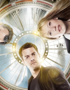 Експериментът (Fringe)
Fringe не е съвсем класически криминален сериал, но sci-fi елементите в него не са толкова изненадващи, като се има предвид, че един от създателите му е Джей Джей Ейбрамс (J. J. Abrams). Ако сте фенове на мистериите, със сигурност ще ви е интересно да разберете колко крайна би могла да бъде науката и какво могат да открият един ФБР агент (Анна Торв), един луд учен (Джон Нобъл) и неговият син (Джошуа Джаксън).