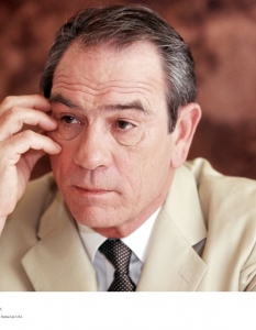 Томи Лий Джоунс (Tommy Lee Jones)Може и да се изненадате, но носителят на Оскар, Томи Лий Джоунс (Tommy Lee Jones) също започва с роли в телевизионни сериали като Charlie