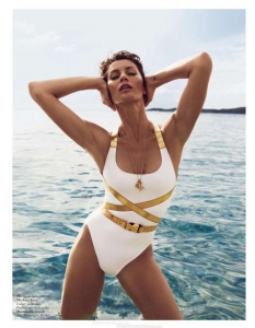 Жизел Бюндхен за брой юни/юли 2012 година на Vogue Paris.