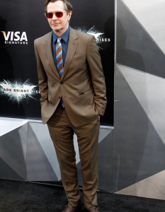 Актьорът Гари Олдман (Gary Oldman) на световната премиера на The Dark Knight Rises в AMC Lincoln Square Theater, Ню Йорк на 16 юли.