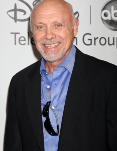 Hector Elizondo пристига на ABC TCA Party Summer 2012 в Beverly Hilton Hotel на 27 юли в Бевърли Хилс, Калифорния.