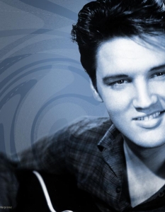 Elvis Presley – Hound Dog
Сигурни сме, че и до днес голяма част от хората не знаят, че една от емблематичните песни на Краля на рокендрола всъщност е кавър. Оригиналната версия на парчето е записана през 1952 г. През 1956 г. Елвис я издава като B-страна на сингъла Don’t Be Cruel, като и двете страни на записа оглавяват чартовете моментално. 