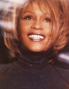 Whitney Houston – I Will Always Love You
Оригиналната версия на парчето е в изпълнение на Доли Партън (Dolly Parton). Уитни Хюстън изпява I Will Always Love You за филма The Bodyguard, като песента става емблематична за кариерата ѝ. Парчето е най-продаваният сингъл на жена изпълнител за всички времена.
