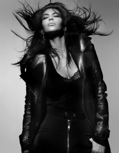 Ким Кардашян за V Magazine Есен 2012  - 1