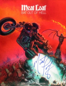 Meat Loaf – Bat Out of Hell
Вторият дългосвирещ проект на американските рок музиканти от Meat Loaf е издаден на 21 октомври 1977 г. Продажбите на албума се равняват на повече от 40 милиона копия по света. Beat Out of Hell е сертифициран като 24 пъти платинен в Австралия и 17 пъти платинен в Нова Зеландия.