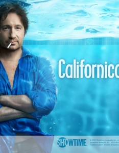CalifornicationОще един сериал на Showtime, циничен, провокативен и предлагащ по много от всички неподходящи за непълнолетни зрители удоволствия - секс, наркотици и алкохол. За сметка на това (или главно по тази причина, или поне едновременно с това) Californication е забавен и остроумен сериал, а Дейвид Духовни е брилянтен в главната роля. 