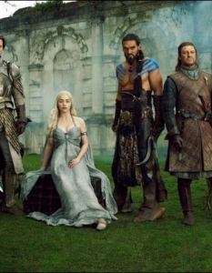 Game of ThronesХитовият сериал на HBO Game of Thrones беше номиниран в единадесет категории и спечели призове в шест от тях, включително за най-добри визуални ефекти и за най-добри костюми.