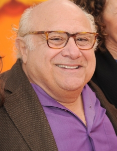 Danny Devito
През 2010 г. Devito пусна на пазара своята лична марка алкохол – лимонен ликьор Limoncello. Звучи малко женско, но може би си струва да опитате.