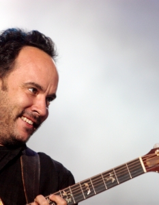 Dave Matthews
Dave и партньорът му - винопроизводителят Steve Reeder, започват производство на серия вина The Dreaming Tree, кръстени на едноименната песен на Dave Matthews Band от 1998 г. 