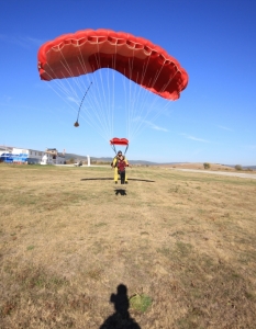 Мис България 2012 полетя от 3500 м в Деня на парашутиста - 4