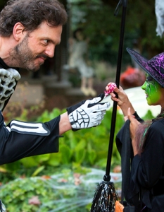Топ 20 идейни и смешни костюми за Хелоуин от хитовите ситкоми на 2012 г. - 10