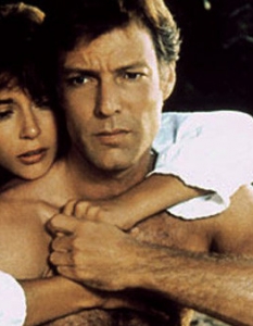 The Thorn BirdsThe Thorn Birds е мини сериал на ABC от 1983 година. Екранизация по едноименния роман на Колин Маккълоу (Colleen McCullough). Главните роли са поверени на Ричард Чембърлейн (Richard Chamberlain) и Барбара Станиук (Barbara Stanwyck). 