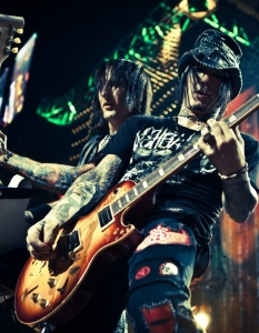 Guns N