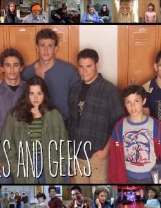 Freaks and Geeks Freaks and Geeks е тийн сериал, който се излъчва по NBC, и е продуциран от Джъд Апатоу (The 40 Year Old Virgin,  Knocked Up). Freaks and Geeks е отличен с награда Emmy, а освен със свеж хумор, поредицата може да се похвали и с актьорски състав от бъдещи звезди, сред които са Джейсън Сийгъл, Сет Роугън и Джон Франсис Дейли.