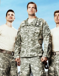 Enlisted Enlisted е комедиен сериал на Fox, създаден по идея на Кевин Бийгъл (Kevin Biegel). Главните роли са поверени на Джеф Стълс (Geoff Stults), Крис Лоуел (Chris Lowell) и Паркър Янг (Parker Young), а историята е за трима братя, които служат в една и съща военна база във Флорида. Въпреки че беше прекратен само след един сезон, ситкомът успя да си спечели множество фенове и позитивните оценки на критиката. 