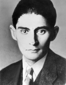 Франц Кафка 
 Повече от век след като започва да твори, Франц Кафка (Franz Kafka) е всепризнат като един от най-значимите писатели на 20-ти век. Приживе обаче, творчеството му е било далеч от популярно. 
Произведенията на Кафка започват да придобиват известност едва след Втората световна война и дори след 1950-те години, а на много места, включително и в България,  и до по-късно Кафка е бил забранен, а творбите му са започнали да се превеждат едва през 80-те и 90-те години.