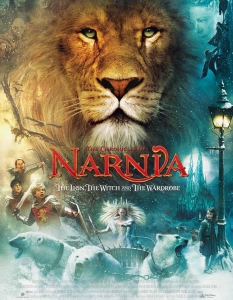 The Chronicles of Narnia: The Lion, the Witch and the Wardrobe
Въпреки че Коледа не е основната тема на филма, първата част на The Chronicles of Narnia притежава онзи празничен дух, който ни кара да се завръщаме към нея както на празника, така и по всяко време на годината.
Разбира се, не трябва да забравяме и появата на самия Дядо Коледа, който върна надеждата на главните герои точно в момента, в който те имаха най-голяма нужда от нея. А не е ли именно това смисълът на празника?