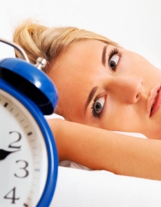 9. Спете достатъчно
Недостатъчно дългият сън забавя метаболизма. Ако спите повече часове, глюкозата в организма Ви ще се увеличи и тялото Ви ще преработва въглехидратите по-лесно. 