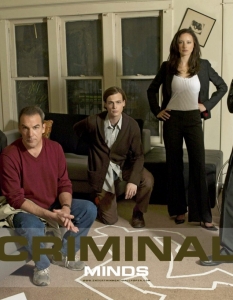 Criminal Minds (Престъпни намерения)Criminal Minds (Престъпни намерения) е криминална драма, която се радва на успех вече осем поредни сезона. Поредицата проследява разследванията на група профайлъри, чиито роли са поверени на Томас Гибсън (Thomas Gibson), Манди Патинкин (Mandy Patinkin), Шемър Мур (Shemar Moore) и Ей Джей Кук (A.J. Cook).