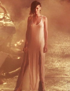 Rihanna - Diamonds (Behind-the-scene) - 2