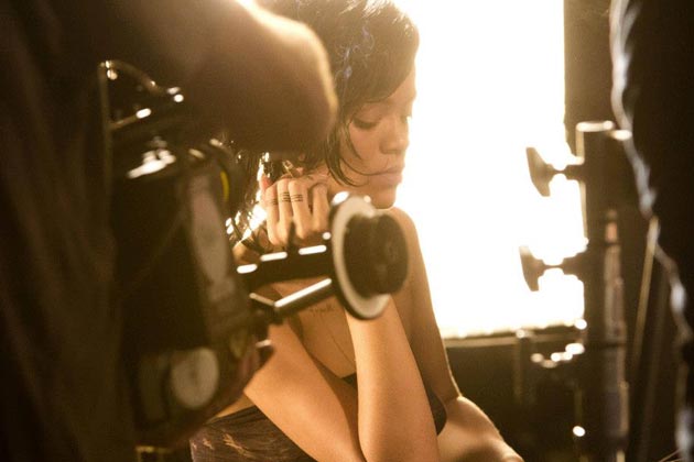Rihanna - Diamonds (Behind-the-scene)