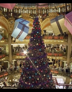 Елхата на Galeries Lafayette в Париж