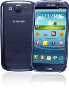  
6. Samsung Galaxy SIII
 
Със светкавично бърз четириядрен процесор, огромен 4.8 инчов AMOLED дисплей с резолюция 720 x 1280 пиксела и най-новата версия на Android 4.0.4 "Ice Cream Sandwich" (с опция за лесен ъпгрейд до 4.1 "Jelly Bean") Galaxy S3 е значително подобрена версия на бестселъра S2.
Неслучайно в края на 2012 Samsung без излишна скромност се похвалиха с повече от 30 милиона продадени Galaxy S3 телефони в цял свят. Всъщност според анализаторите на пазара S3 приключва годината като едно от най-бързо продаващите се мобилни устройства в историята на високите технологии.