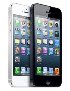  
4. iPhone 5
 
"Повече"! В това се заключваше основният аргумент на Apple при представянето на поредната версия на култовия iPhone. По-голям дисплей, по-бърз процесор, повече възможности благодарение на вградената LTE поддръжка и новата iOS 6 операционна система – това са общо взето разликите с предходната iPhone генерация.
Въпреки че iPhone 5 си остава изумително устройство и от гледна точка на възможности, и като дизайн, човек някак не успява да се отърси от натрапчивото усещане, че от компания като Apple следва да се очаква повече, но не в чисто количествен аспект.