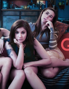 GirlsСиткомът на HBO Girls стратира през април тази година. Сериалът е създаден по идея на Лена Дънам (Lena Dunham), която изпълнява и една от главните роли и е номинирана за Златен глобус за изпълнението си. 
