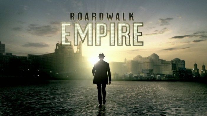 Boardwalk Empire (Престъпна империя)Хитовият сериал на HBO Boardwalk Empire (Престъпна империя) се радва на изключителен успех вече трети сезон и не за пръв път е номиниран за Златен глобус. През 2011 година именно Boardwalk Empire печели наградата в категорията за най-добър драматичен сериал. Остава да видим дали отново ще грабне наградата. 